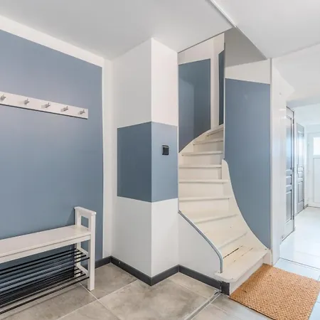 House 4bed 2bath With Garden And Private Parking. Penzion 4*