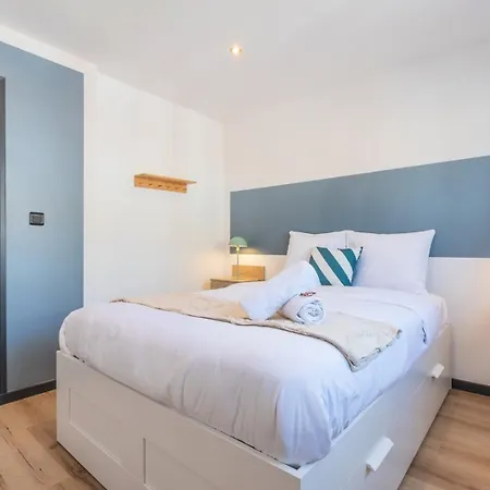 House 4bed 2bath With Garden And Private Parking. 4*