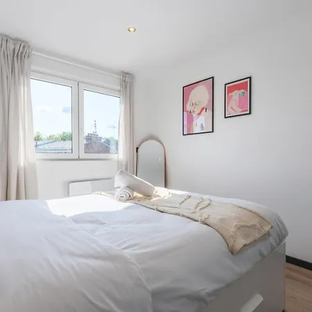 House 4bed 2bath With Garden And Private Parking. 4* La Madeleine (Nord)