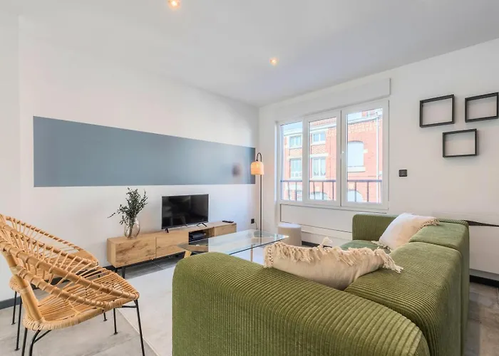 House 4bed 2bath With Garden And Private Parking. Maison d'hôtes 4*