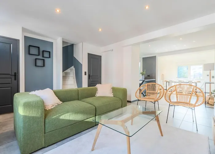 Maison d'hôtes House 4bed 2bath With Garden And Private Parking. 4*