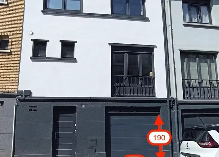 House 4bed 2bath With Garden And Private Parking.