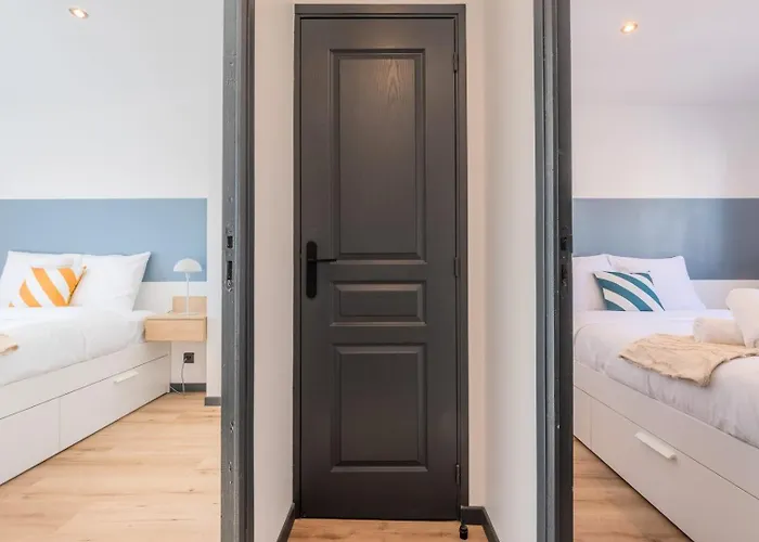 Maison d'hôtes House 4bed 2bath With Garden And Private Parking.