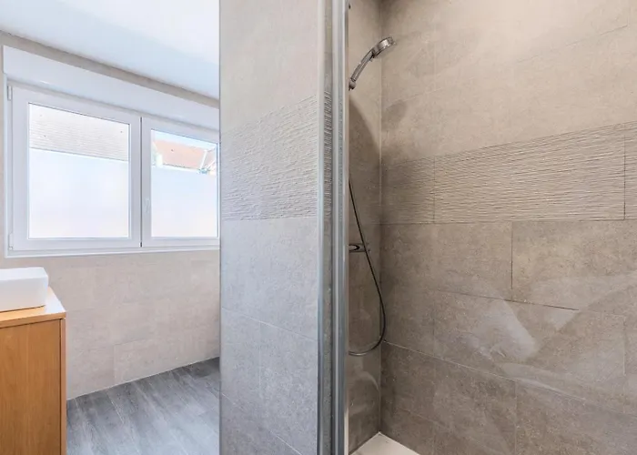 House 4bed 2bath With Garden And Private Parking. La Madeleine (Nord)