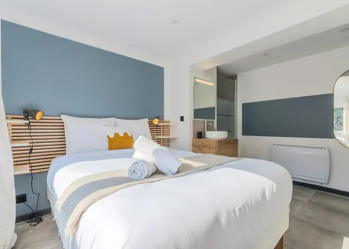 House 4bed 2bath With Garden And Private Parking. 4*