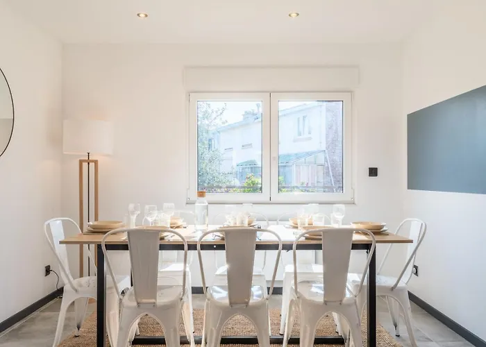 House 4bed 2bath With Garden And Private Parking. 4* La Madeleine (Nord)