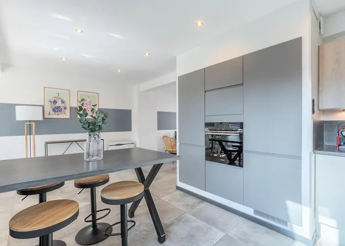 Maison d'hôtes House 4bed 2bath With Garden And Private Parking. La Madeleine (Nord)