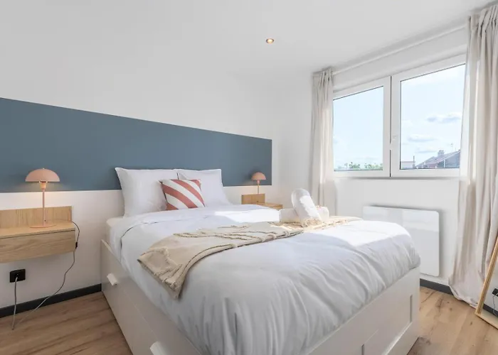 House 4bed 2bath With Garden And Private Parking. La Madeleine (Nord)