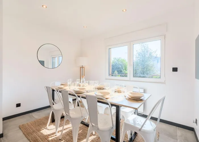 House 4bed 2bath With Garden And Private Parking. Maison d'hôtes 4*