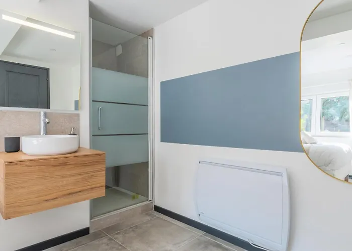 House 4bed 2bath With Garden And Private Parking. 4* La Madeleine (Nord)